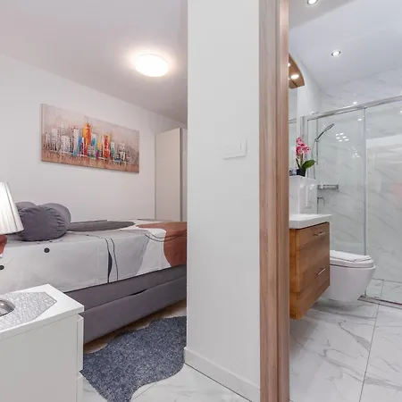 Luxury With A Swimming Pool Turanj, Biograd - 18216 Vila Sveti Filip i Jakov