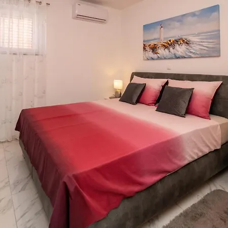 Luxury With A Swimming Pool Turanj, Biograd - 18216 *