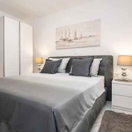 Luxury With A Swimming Pool Turanj, Biograd - 18216 Villa *