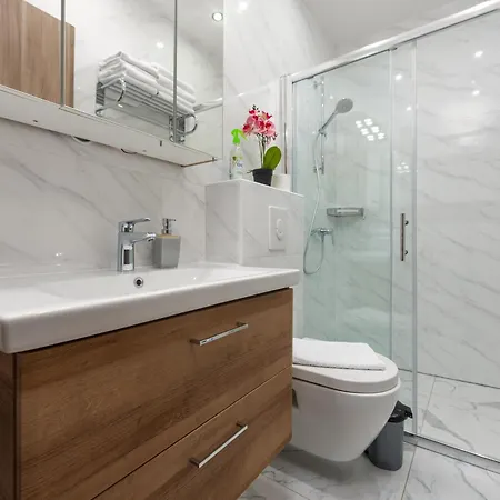 Luxury With A Swimming Pool Turanj, Biograd - 18216 Sveti Filip i Jakov