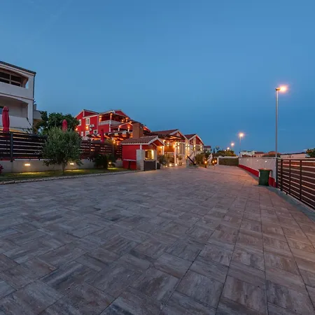 Luxury With A Swimming Pool Turanj, Biograd - 18216 * Sveti Filip i Jakov