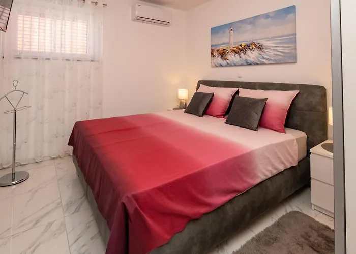 Luxury With A Swimming Pool Turanj, Biograd - 18216 *