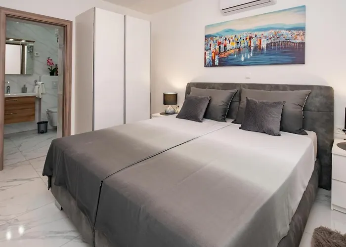 Luxury With A Swimming Pool Turanj, Biograd - 18216 Vila *