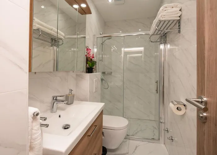 Luxury With A Swimming Pool Turanj, Biograd - 18216 Vila