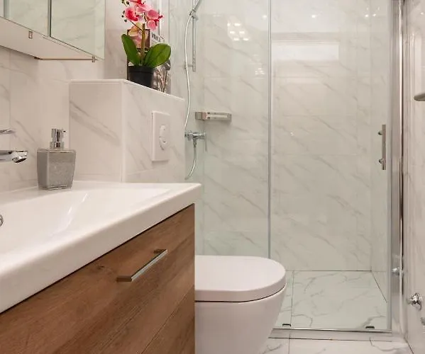 Luxury With A Swimming Pool Turanj, Biograd - 18216 Sveti Filip i Jakov