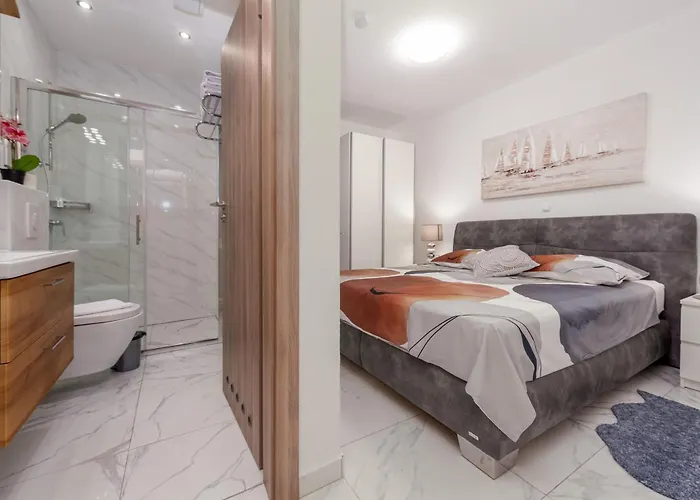 Luxury With A Swimming Pool Turanj, Biograd - 18216 Sveti Filip i Jakov