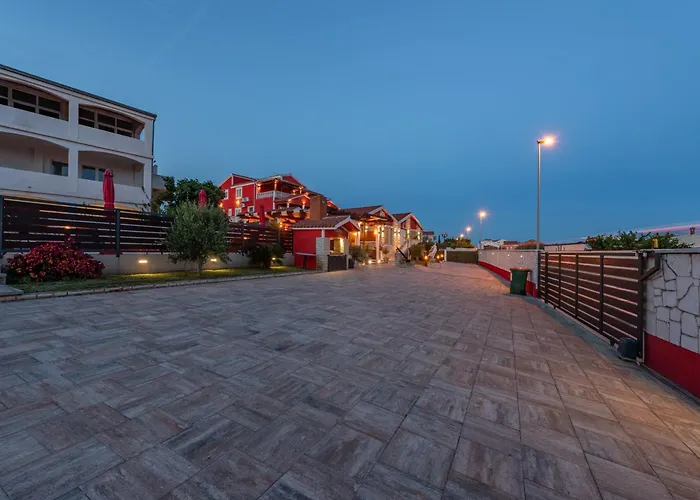 Luxury With A Swimming Pool Turanj, Biograd - 18216 * Sveti Filip i Jakov